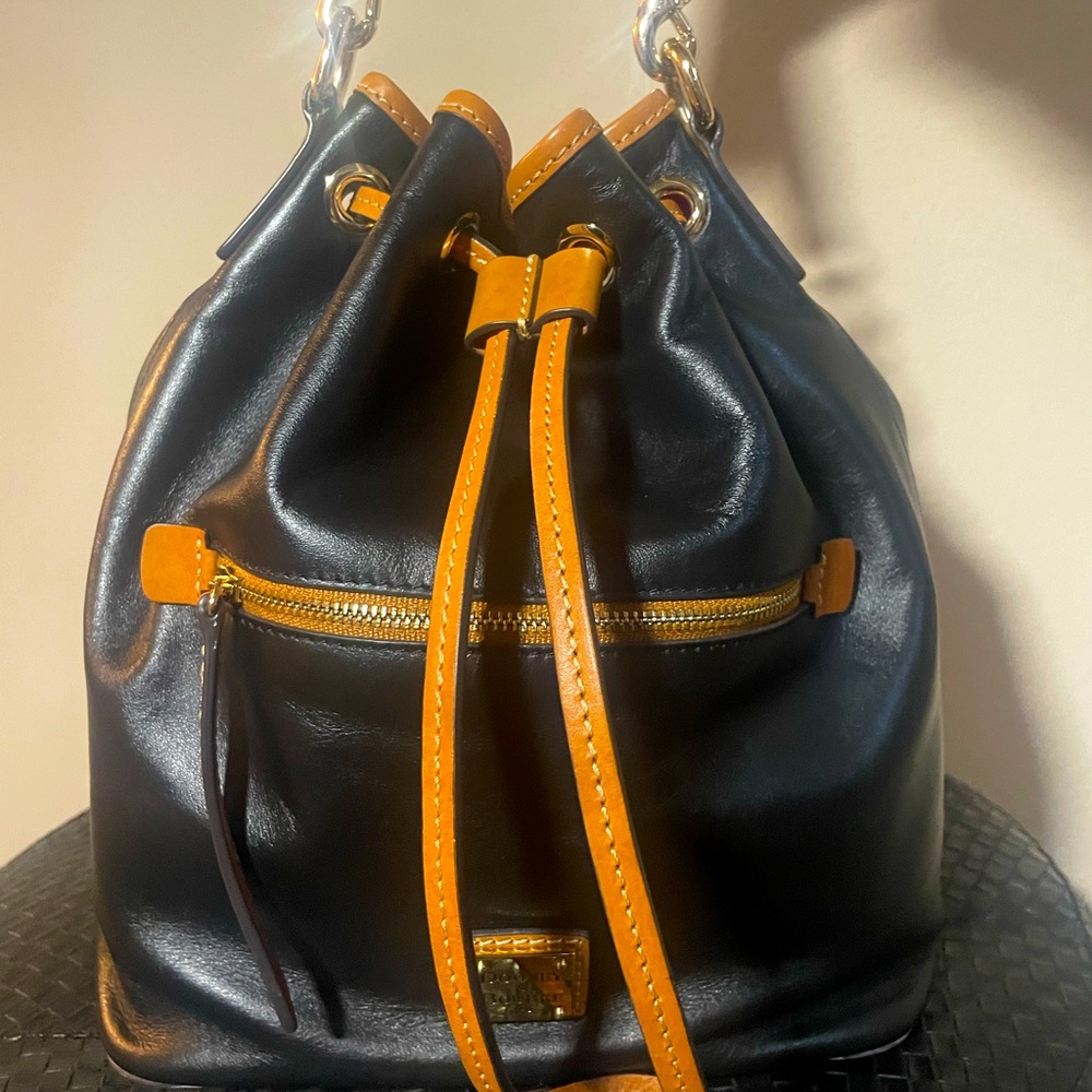 Dooney & Bourke